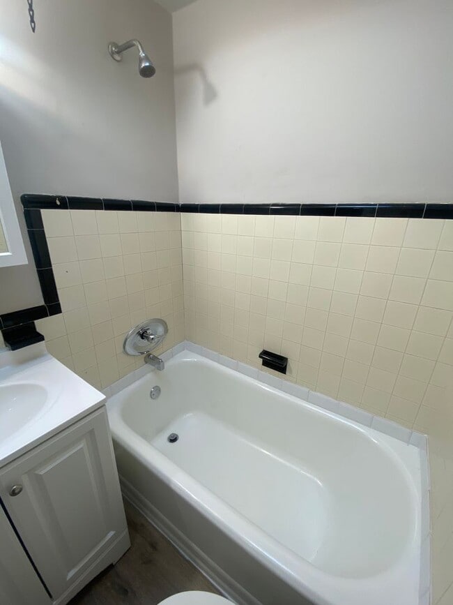 Building Photo - Desirable, Quaint 3/1 bath Beautiful Home in Upper Darby!