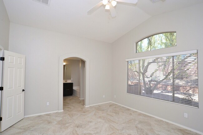 Building Photo - Move-In Ready Home in Dove Mountain