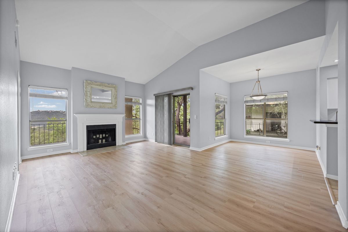 Building Photo - 6000 Shepherd Mountain Cove