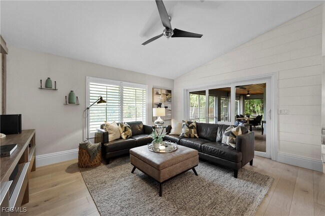 Building Photo - 2003 Timberline Dr