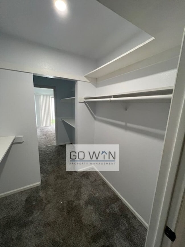 Building Photo - 4 Bed/ 2 Bath - House Tempe