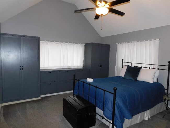 Building Photo - 46 Kingsley Ave