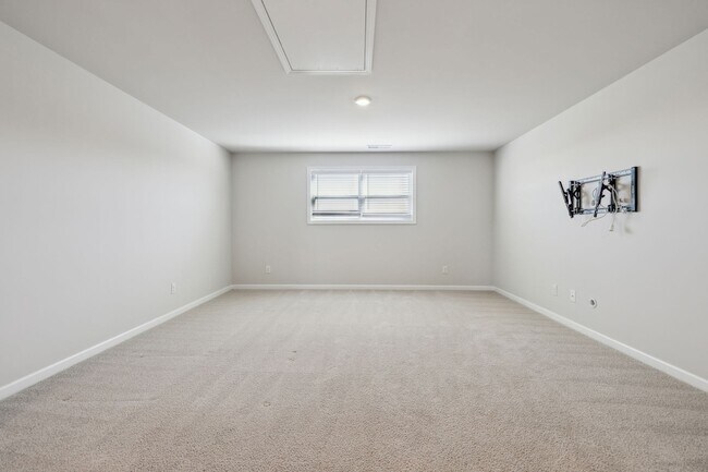 Building Photo - 1222 Westlawn Blvd