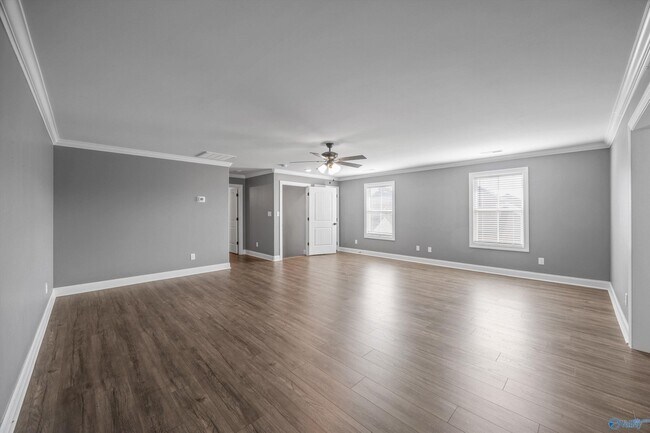 Building Photo - 17050 Stonegate Dr