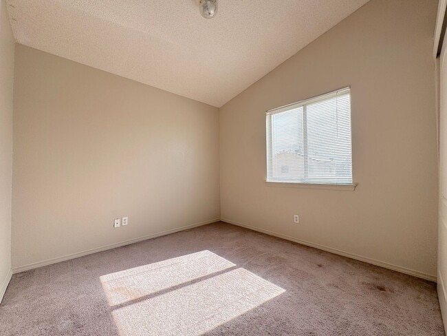 Building Photo - 14064 Tierra Halcon Dr