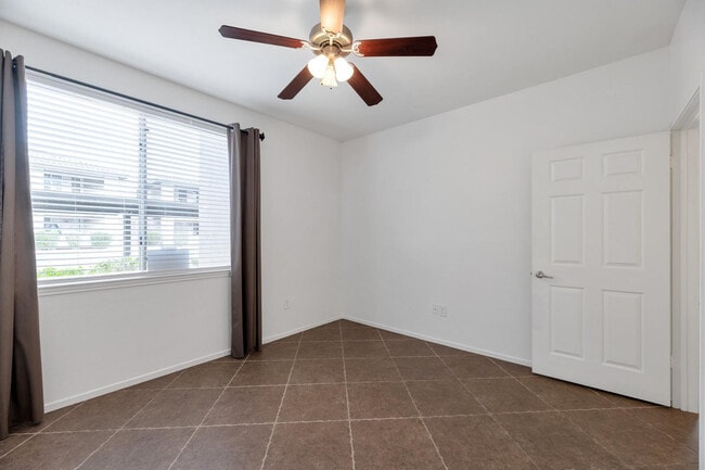 Building Photo - 7009 E Acoma Dr