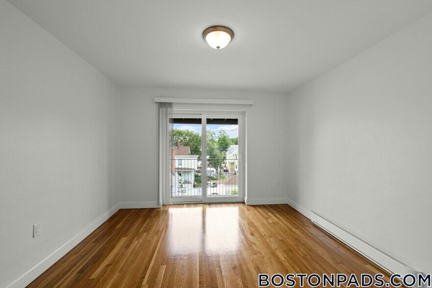 Building Photo - 134 Summer St