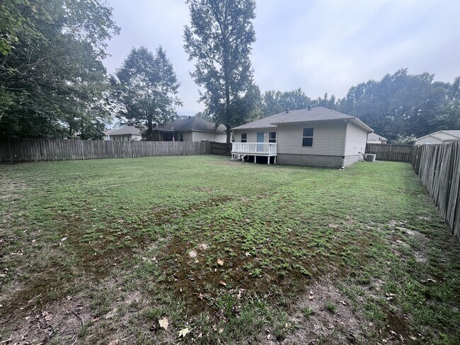 Building Photo - 34 Shamsie Dr