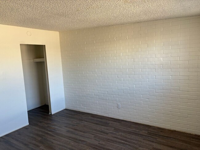 Building Photo - 3312 S Kolb Rd