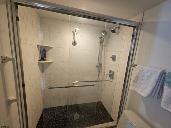 Building Photo - 111 S 16th Ave