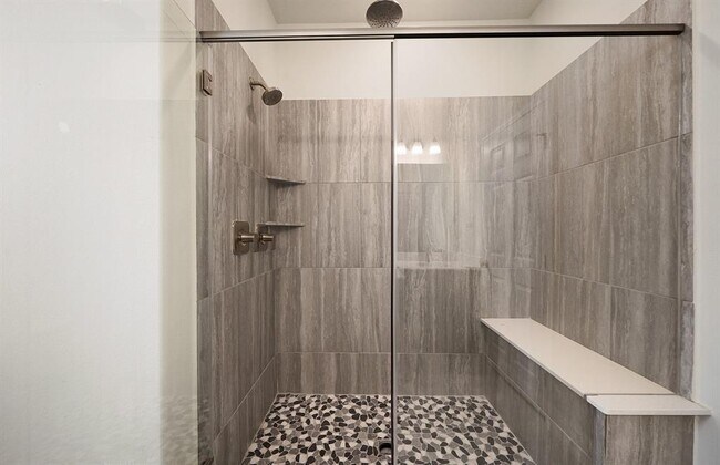 Building Photo - 8647 Cedardale Park Dr
