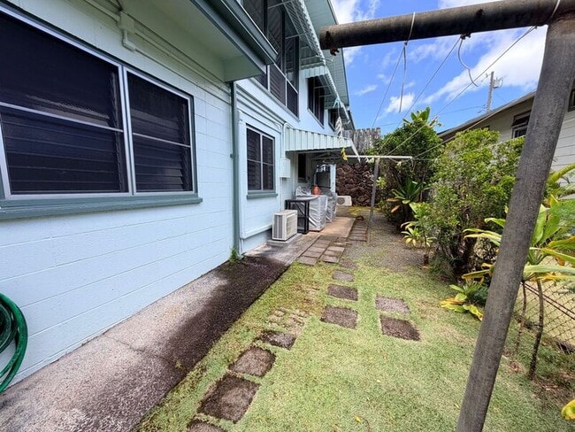 Building Photo - 1638 Ala Mahina Pl