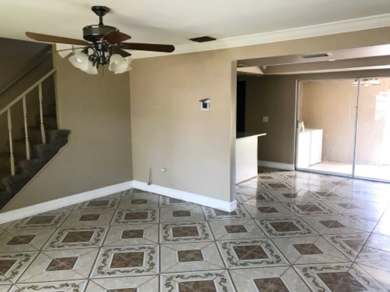 Building Photo - 4911 Catalina Dr