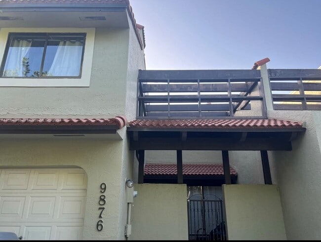 Primary Photo - 9876 Costa Del Sol Blvd
