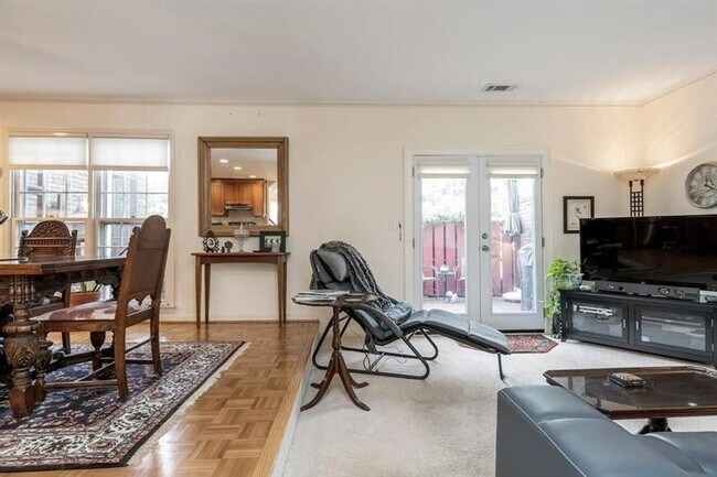 Building Photo - 1105 Clairemont Ave