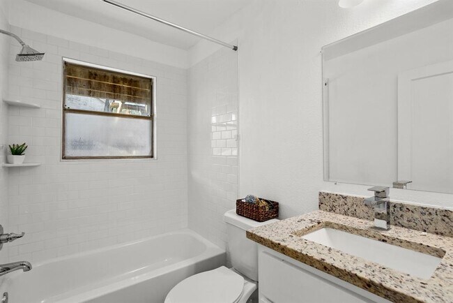 Building Photo - 301 E 33rd St