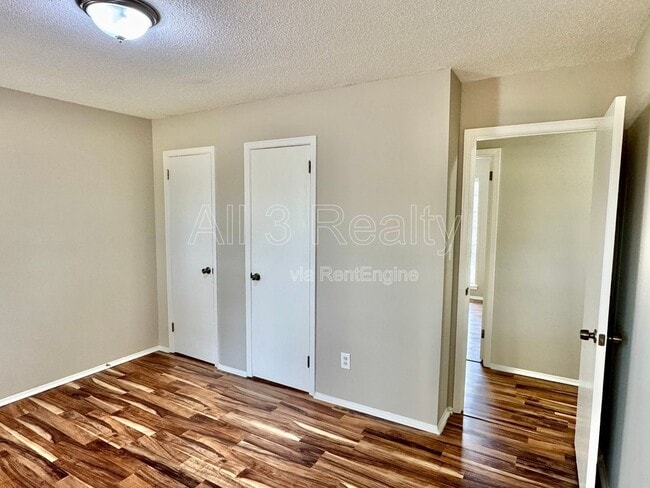 Building Photo - 523 Placid Dr