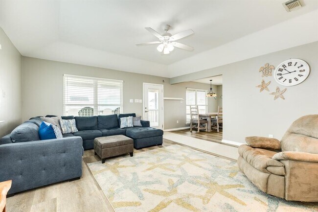 Building Photo - 23012 Verano Dr