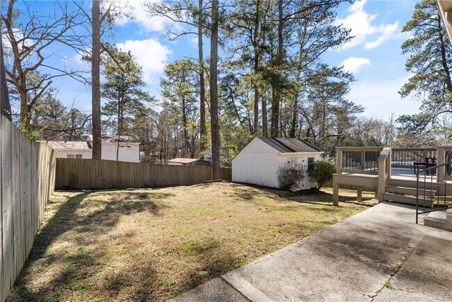 Building Photo - 2026 Harwinor Rd SE