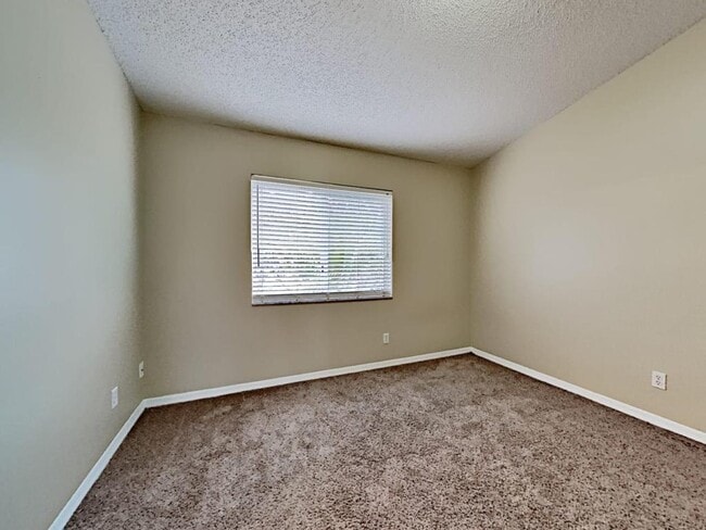 Building Photo - 861 NW 208th Dr