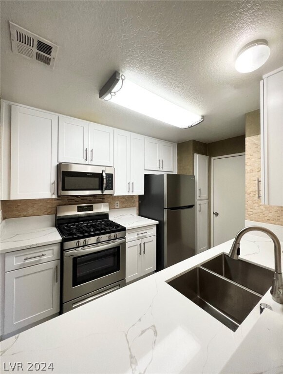 Building Photo - 2200 S Fort Apache Rd