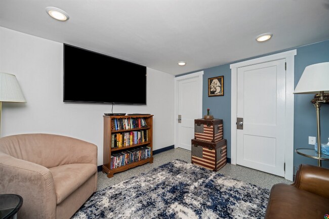 Building Photo - 1416 Hampton Blvd