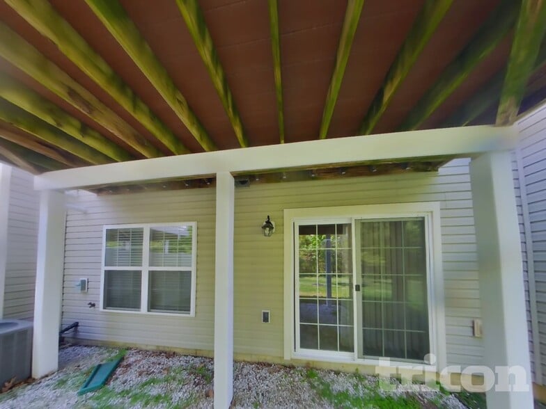Building Photo - 1032 Pultney Ln