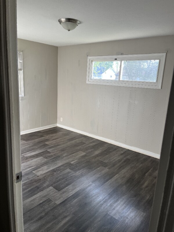 Building Photo - 614 Park Dr