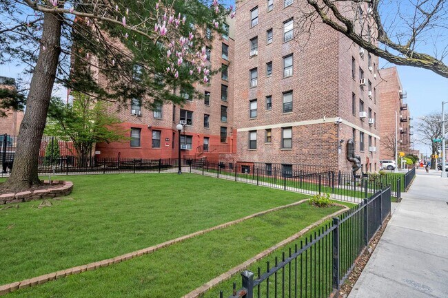 Building Photo - 65-30-65108 108th St