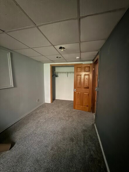 Building Photo - 317 E Cherry St