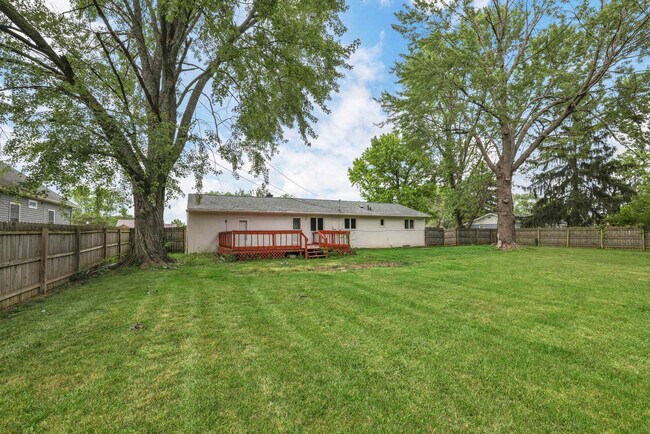 Building Photo - 3695 Montclair Dr