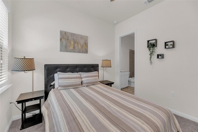 Building Photo - 10024 Dalliance Ln