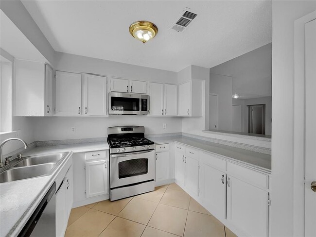 Building Photo - 17103 Costero Dr