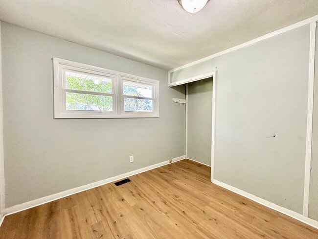 Building Photo - Charming 3-Bedroom Duplex Unit in Norfolk