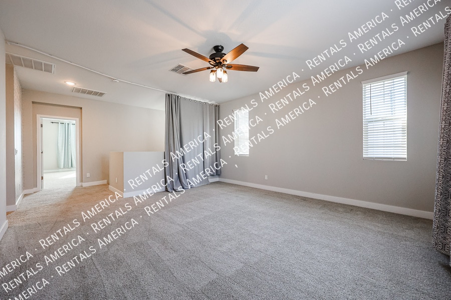 Building Photo - 1321 W Coyote Dr