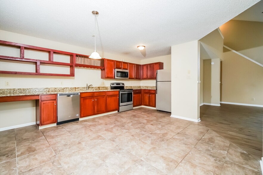 Building Photo - 677 Florence Dr