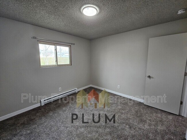 Building Photo - 809 Bulwer St