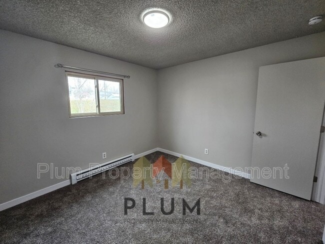 Building Photo - Lease Pending | 809 Bulwer Street