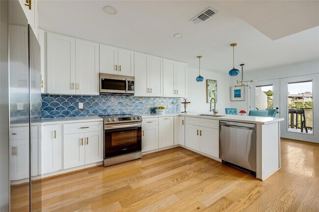 Building Photo - 125 Comanche Dr