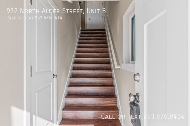 Building Photo - 932 N Alder St
