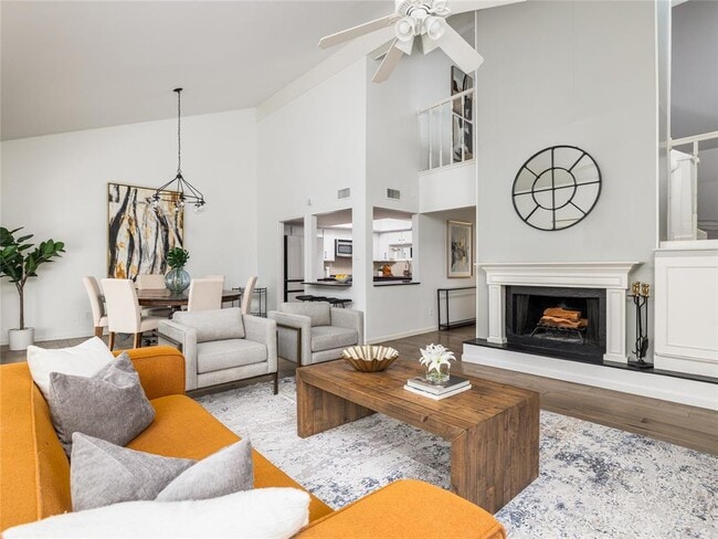 Building Photo - 1821 Westlake Dr