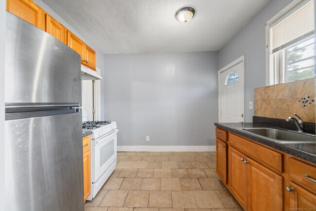Building Photo - 705 Dixwell Ave