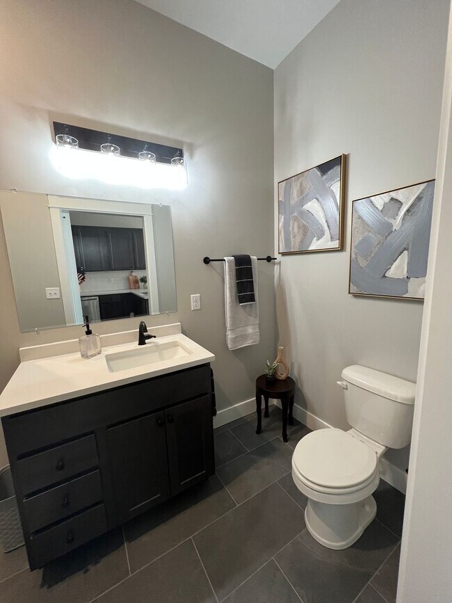 Building Photo - One Bedroom Downtown Lafayette - Fully Furnished