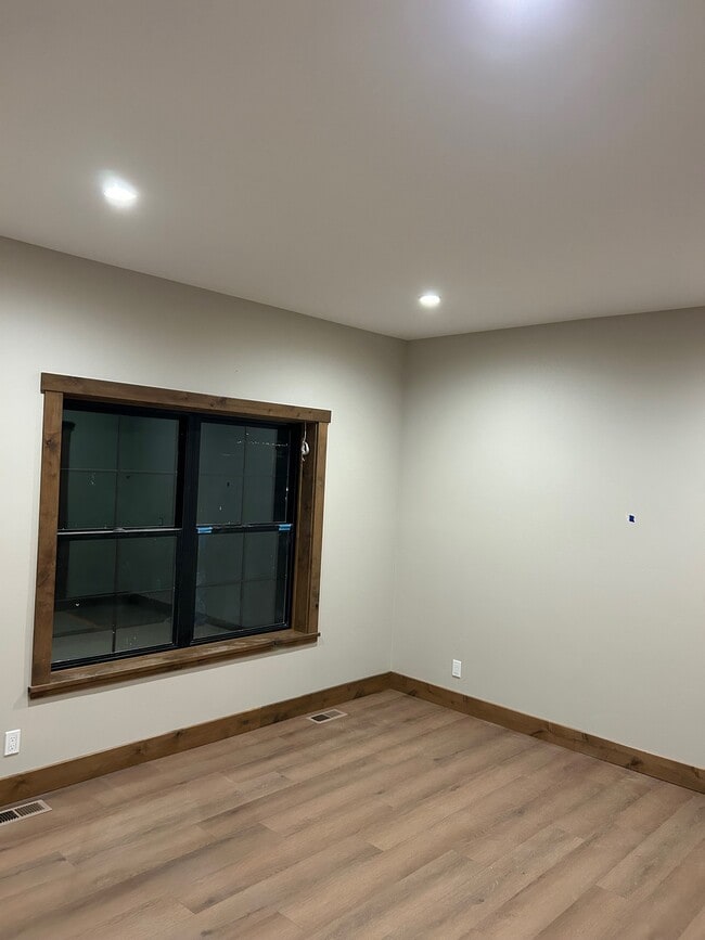 Building Photo - 1062 N A St