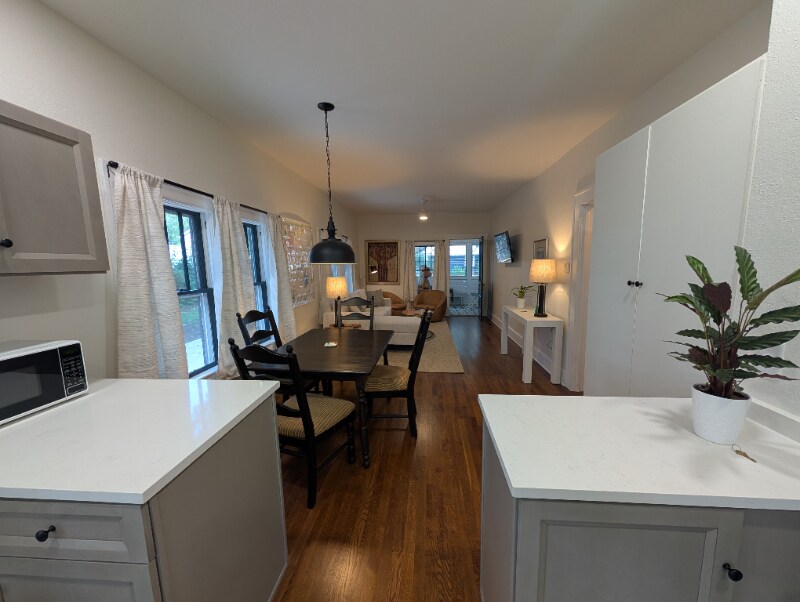 Building Photo - 604 Yarborough St