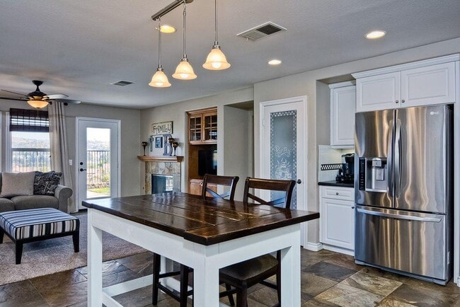 Building Photo - 5216 Topsail Dr