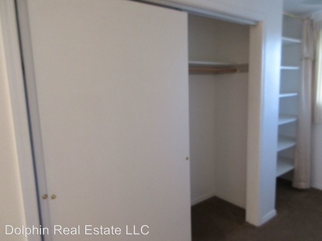 Building Photo - 212 NW Brook St