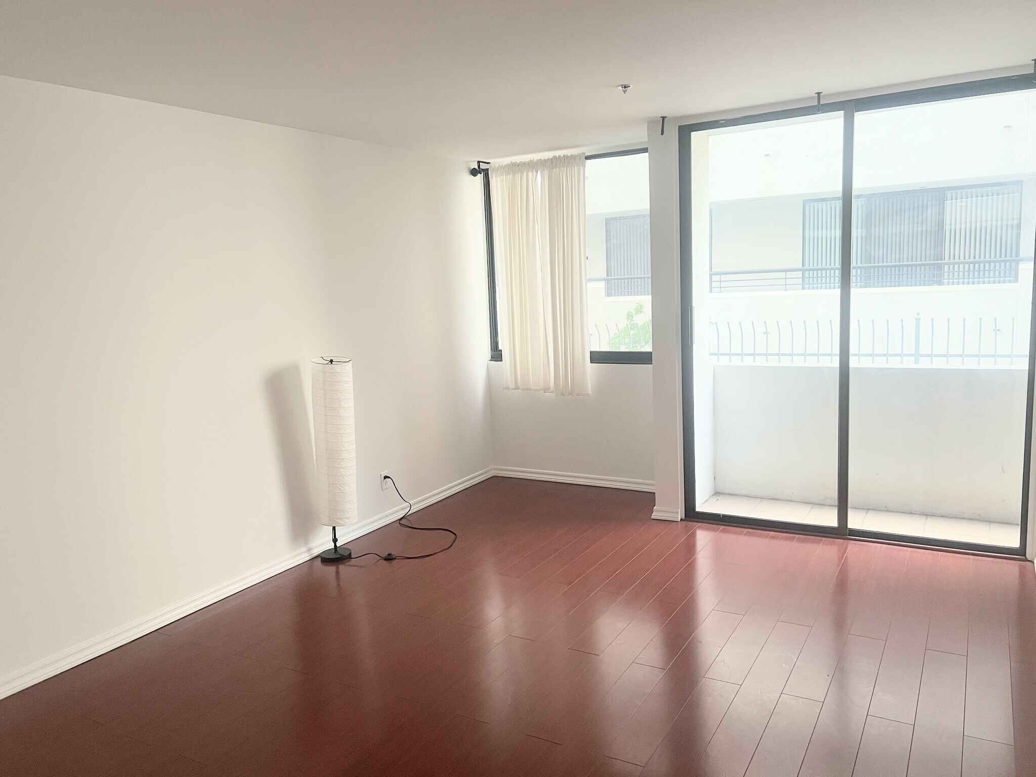 3rd bedroom - 10660 Wilshire Blvd