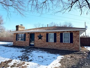 Building Photo - For Rent....2526 Meadowlane Granite City, ...