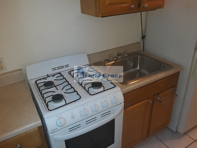 Building Photo - 54 Mountain Ave